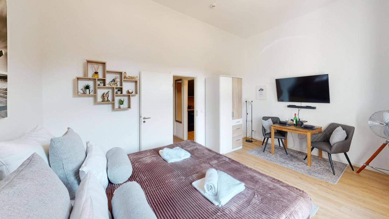 Sweethome - Zentral - Kueche & Parkplatz, Wifi Halle  Eksteriør bilde