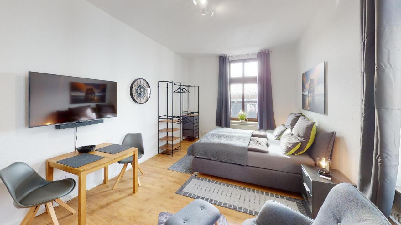 Sweethome - Zentral - Kueche & Parkplatz, Wifi Halle  Eksteriør bilde