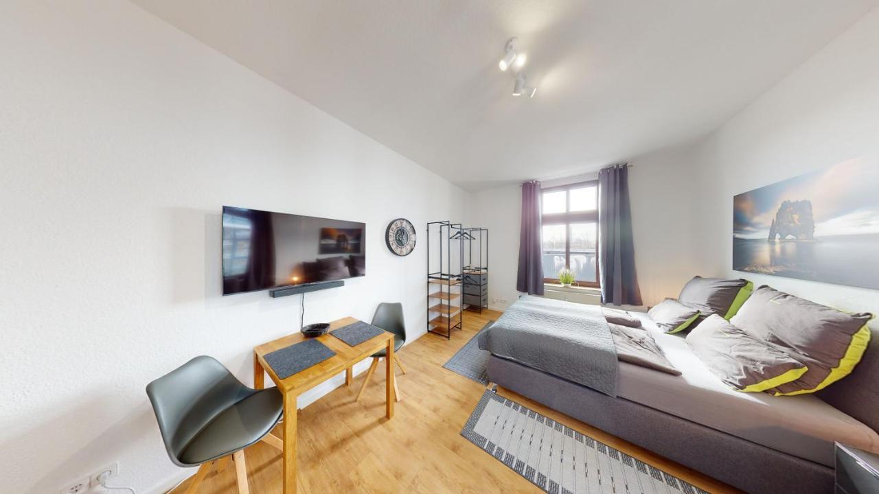 Sweethome - Zentral - Kueche & Parkplatz, Wifi Halle  Eksteriør bilde