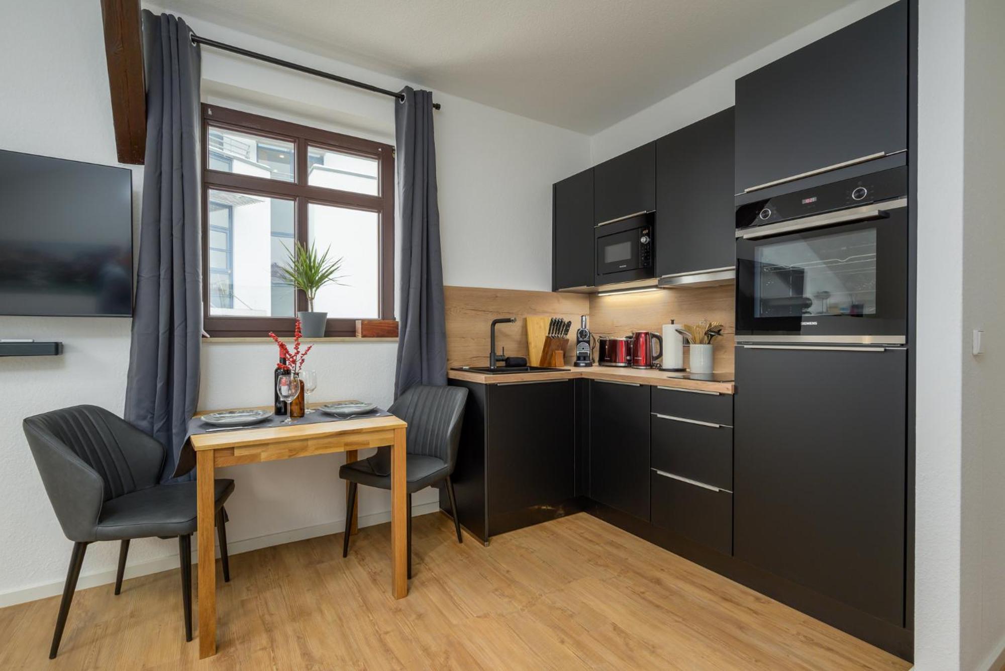 Sweethome - Zentral - Kueche & Parkplatz, Wifi Halle  Eksteriør bilde