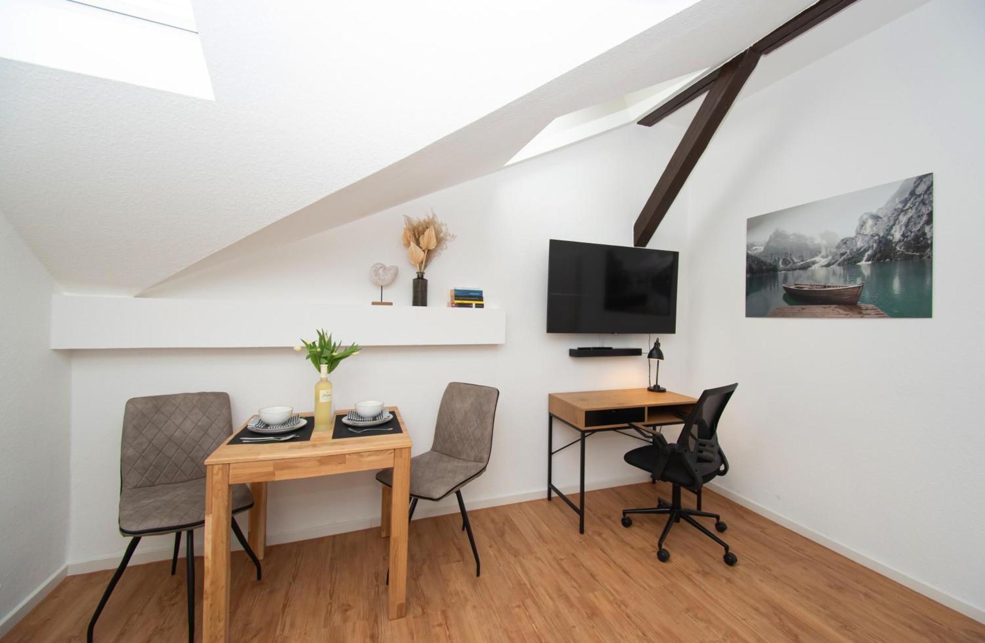Sweethome - Zentral - Kueche & Parkplatz, Wifi Halle  Eksteriør bilde