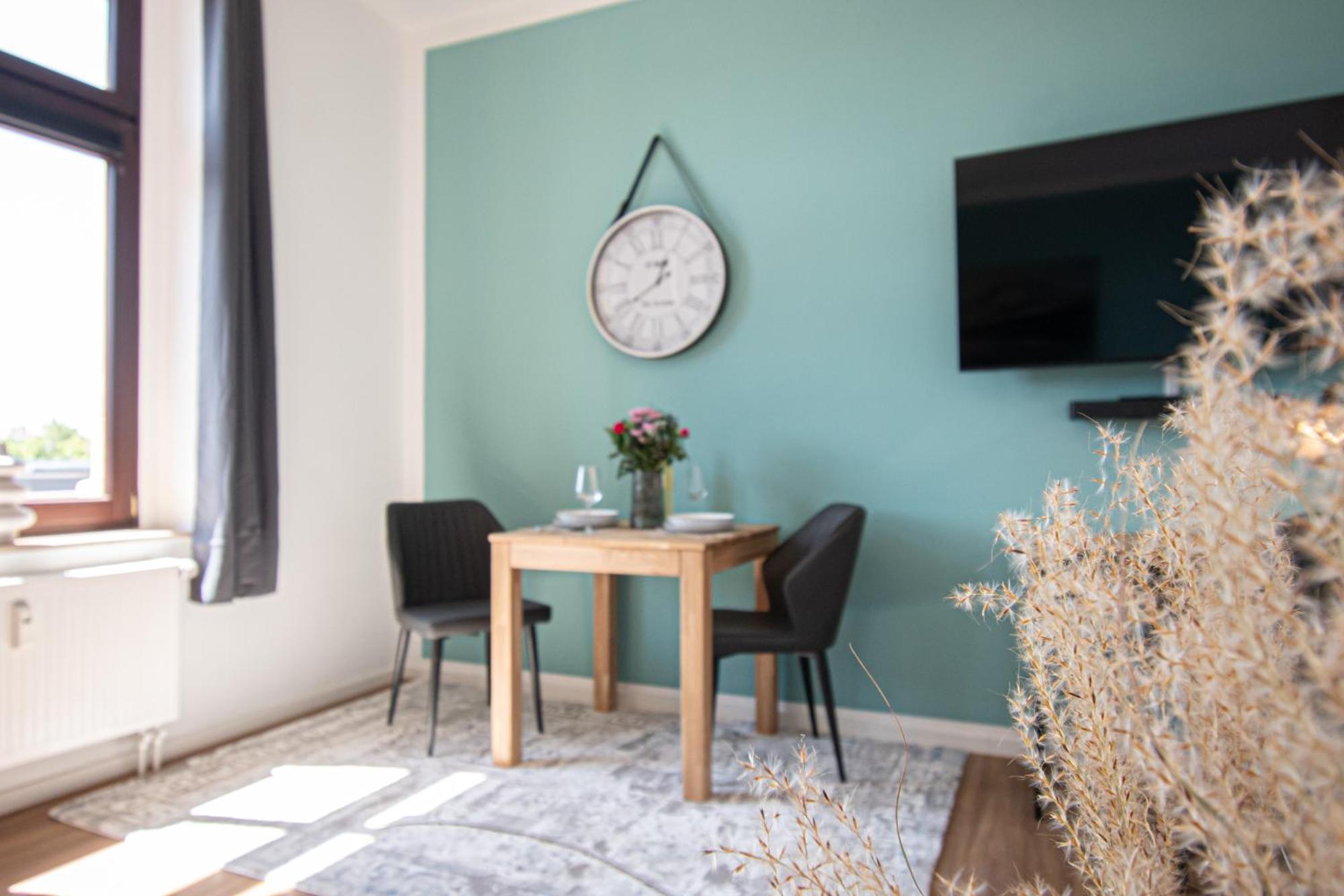 Sweethome - Zentral - Kueche & Parkplatz, Wifi Halle  Eksteriør bilde